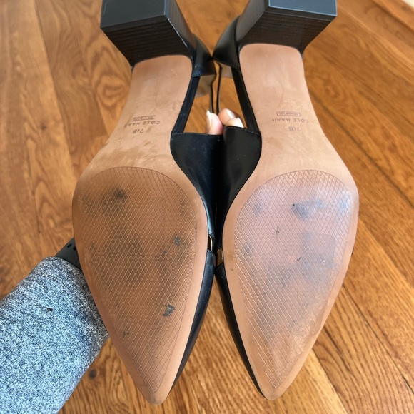 Cole Haan Black Pointed Toe Heels. Size 7.5B. - Picture 8 of 10
